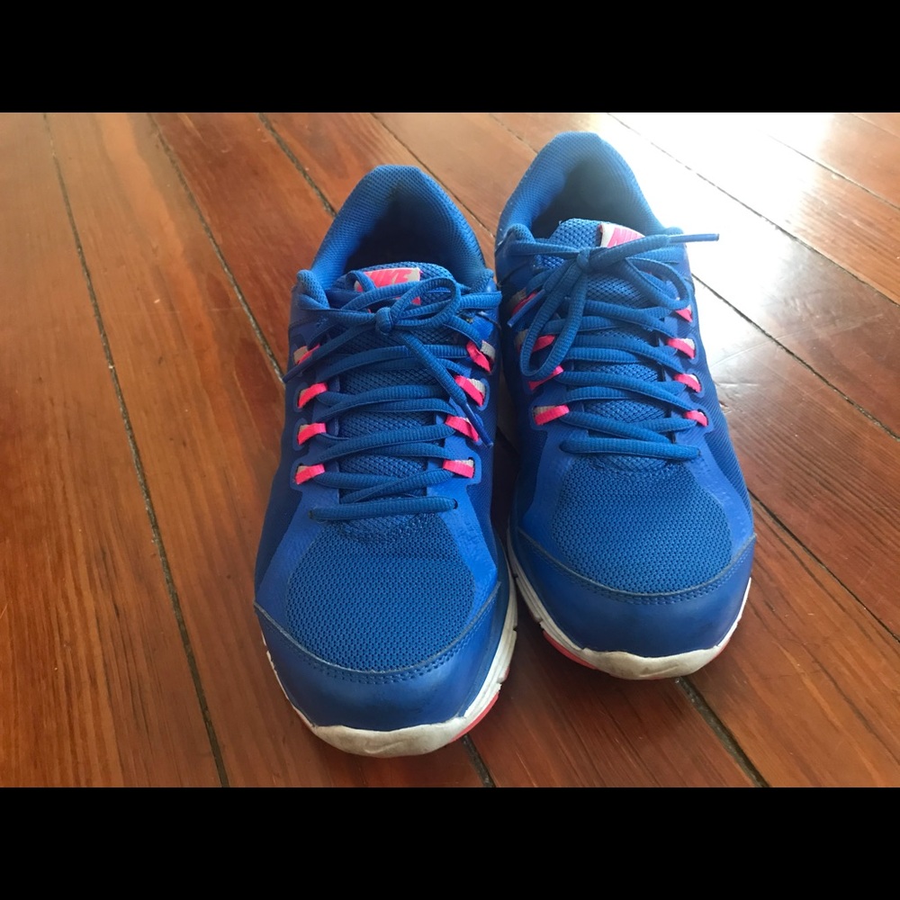 Nike bright blue shoes size 8.5  Luna forever 3